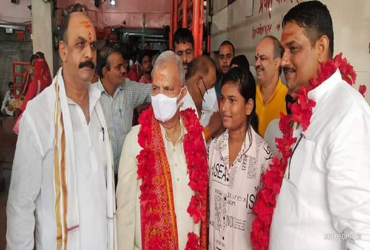 samajwadi party state president naresh uttam patel visit purvanchal amid up election 2022 sp leader worship in vindhyachal temple