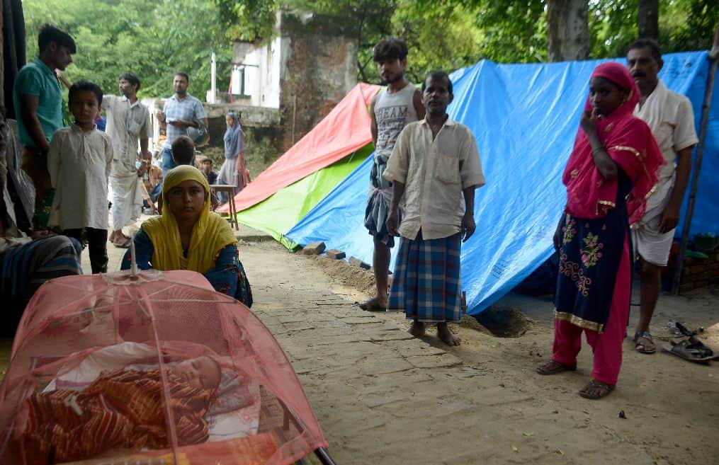 Ganga water level is about danger mark in varanasi flood condition  Varuna due to reverse flow hundreds of families faces difficulties