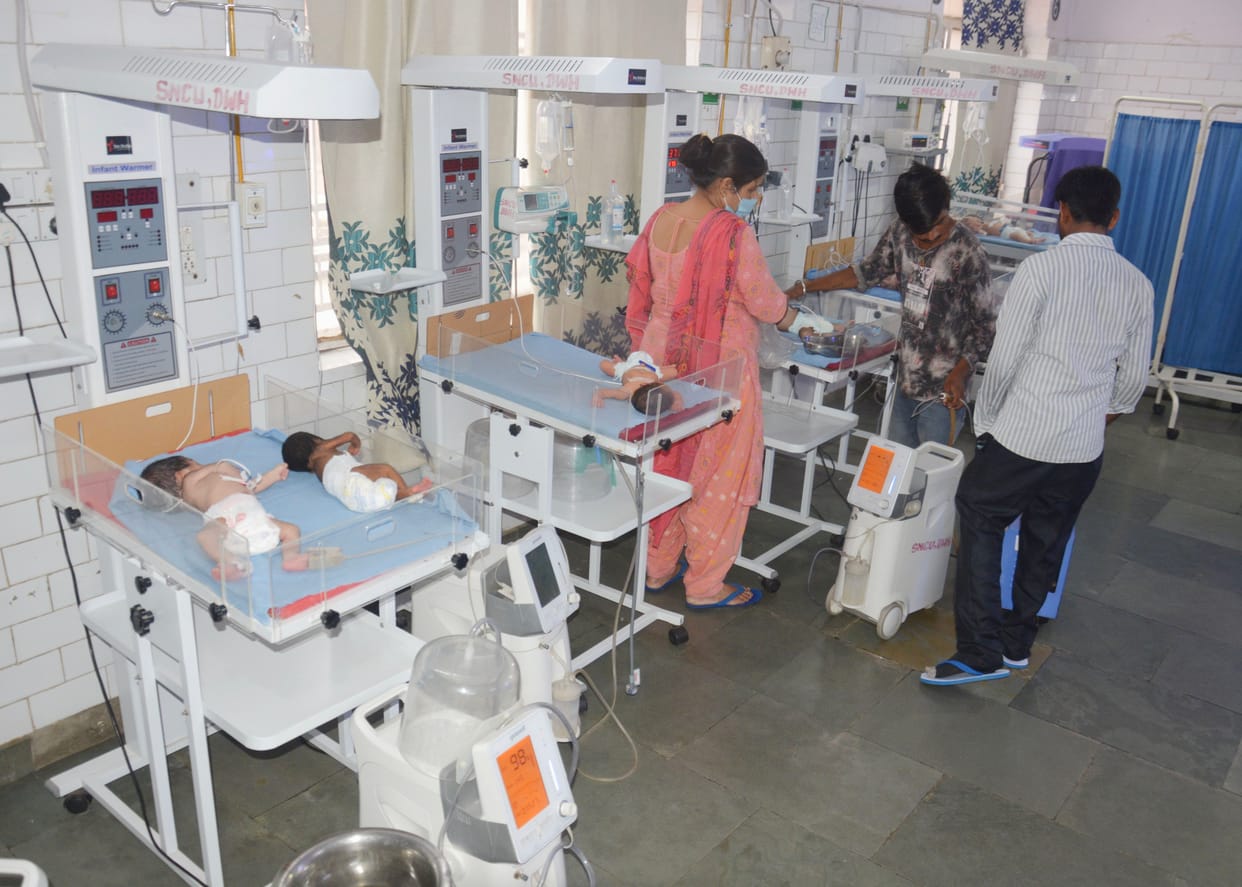 Treatment of 24 newborns going on 12 beds of SNCU