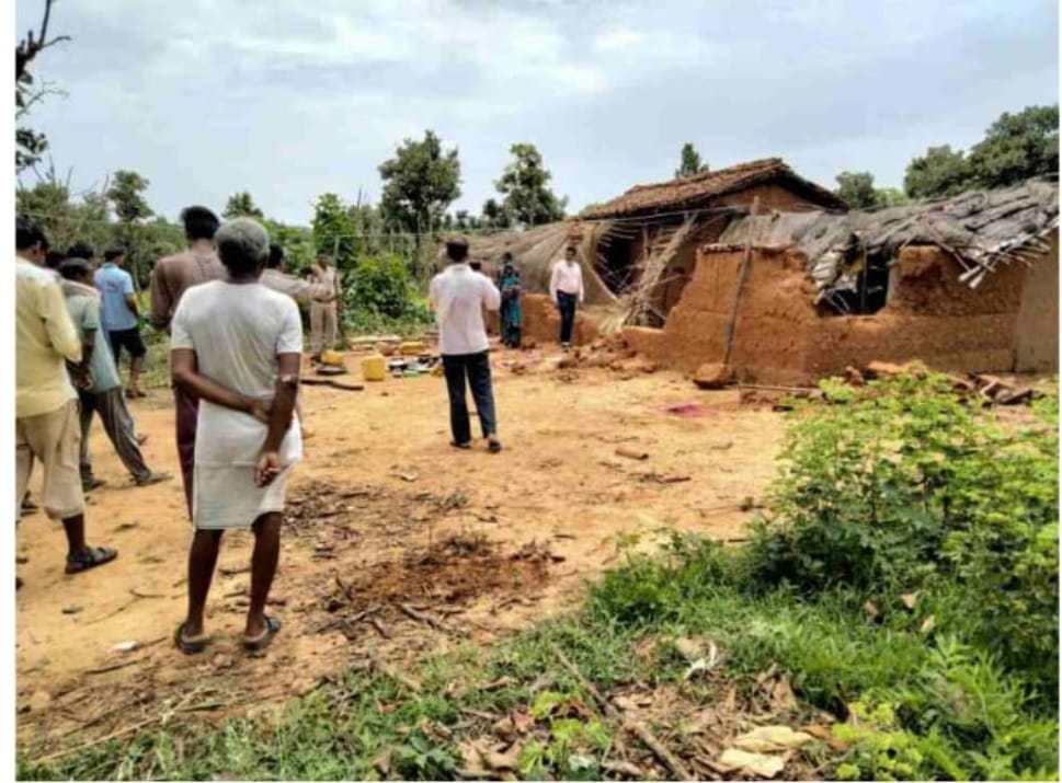 Elephants create ruckus on UP-Chhattisgarh border, demolished two houses, trampled crops
