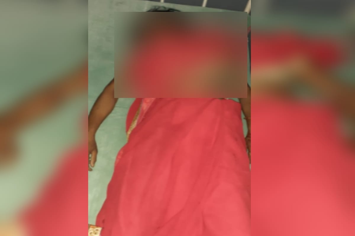 Bijnor: Miscreants try to rob a couple riding a bike, woman dies after falling
