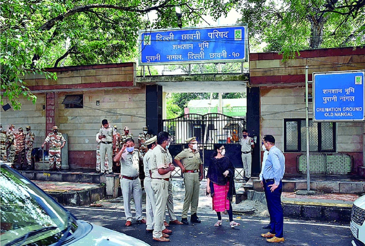 girl misdeed and murder case in delhi cantt evidence not found from the spot of death due to electrocution