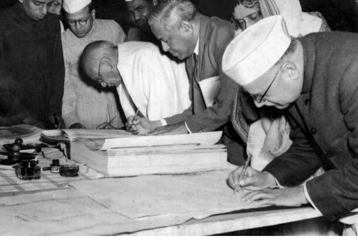 Picturs of India's First cabinet after independent