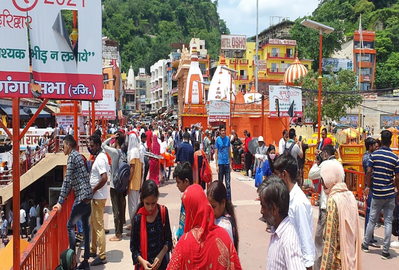 Hariyali Amavasya 2021 : huge rush come in haridwar for ganga snan, watch photos