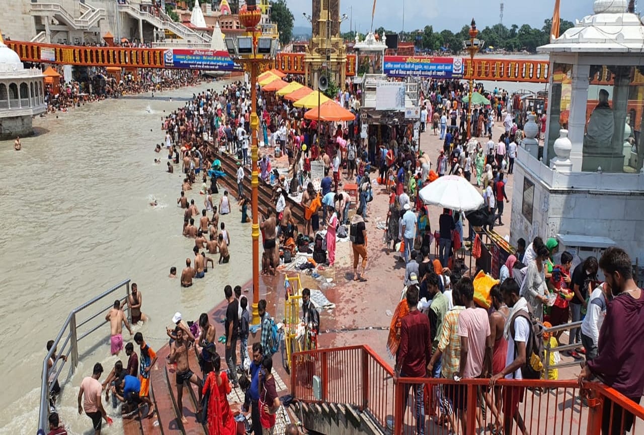 Hariyali Amavasya 2021 : huge rush come in haridwar for ganga snan, watch photos