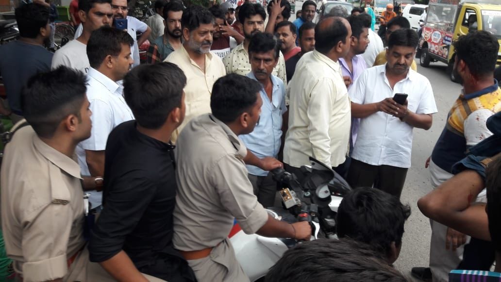 Bike rider dies in road accident in Khatauli