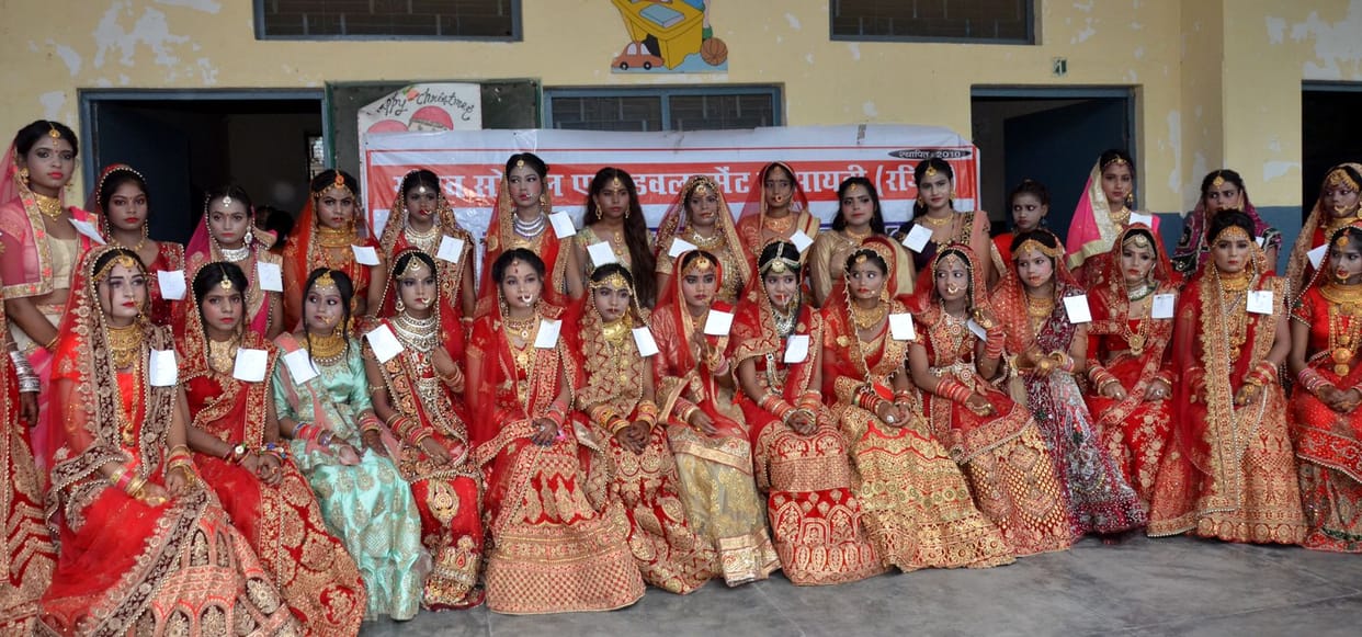 In the beautician, Gunjan and Muskaan were the first in the Mehndi competition