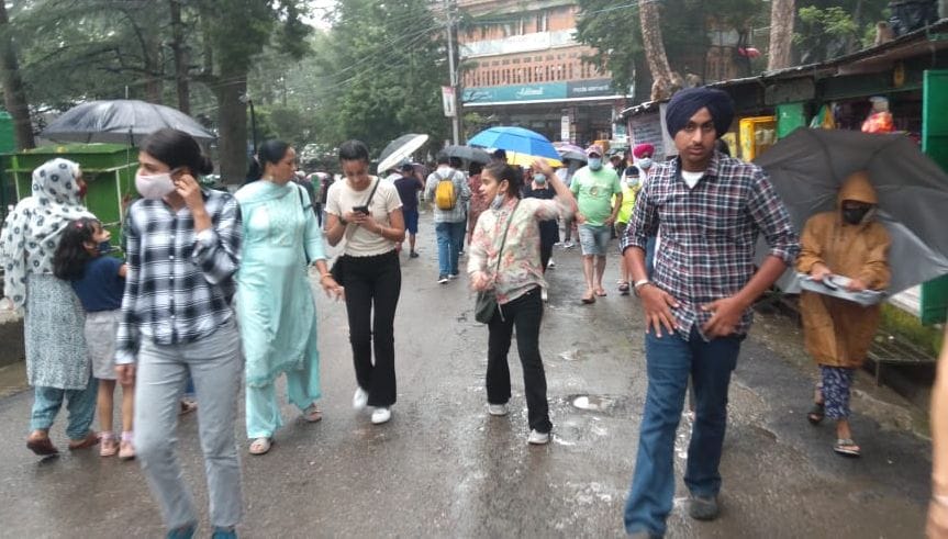Covid rules broken at Kasauli by tourists and shopkeepers