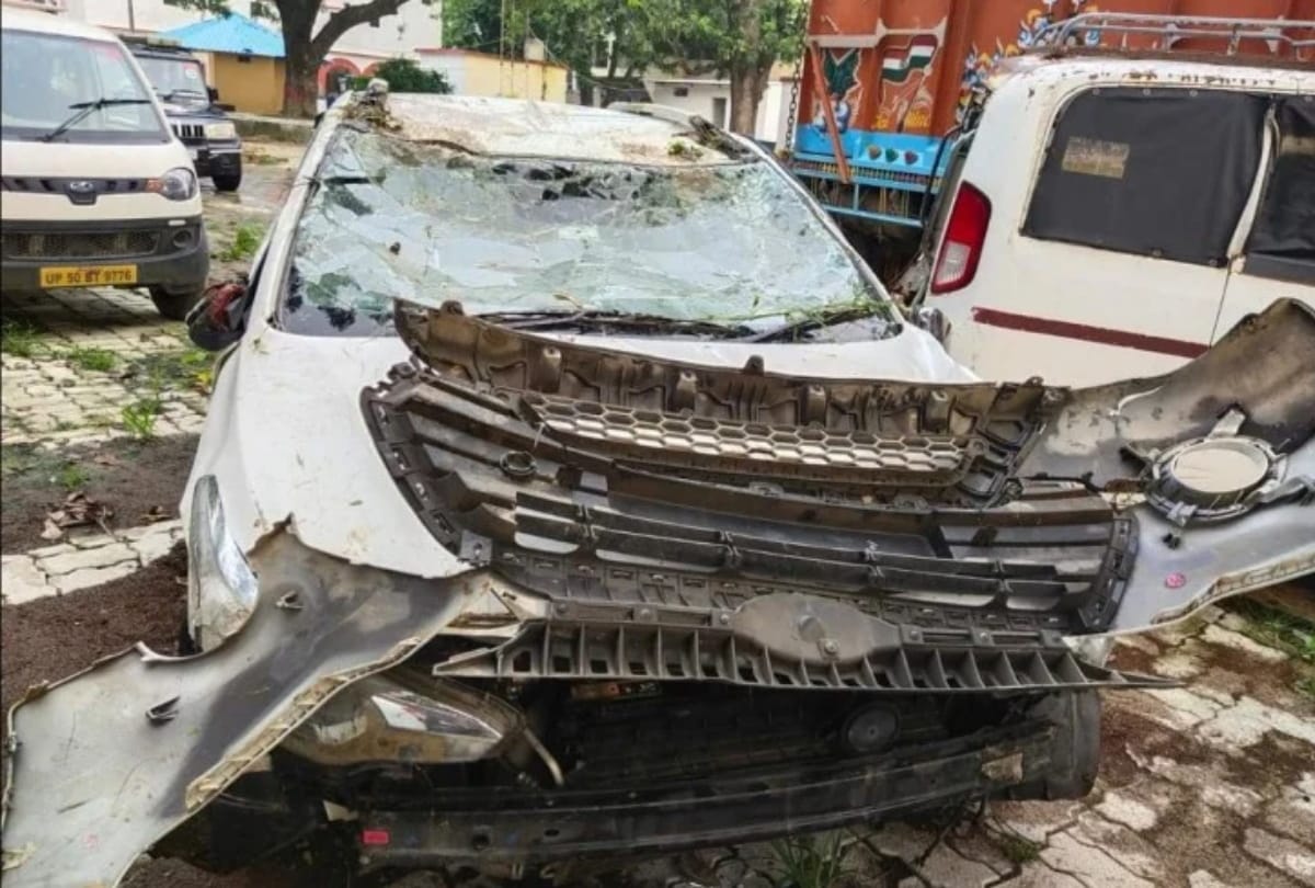Five people including mother two children died in road accident at mau