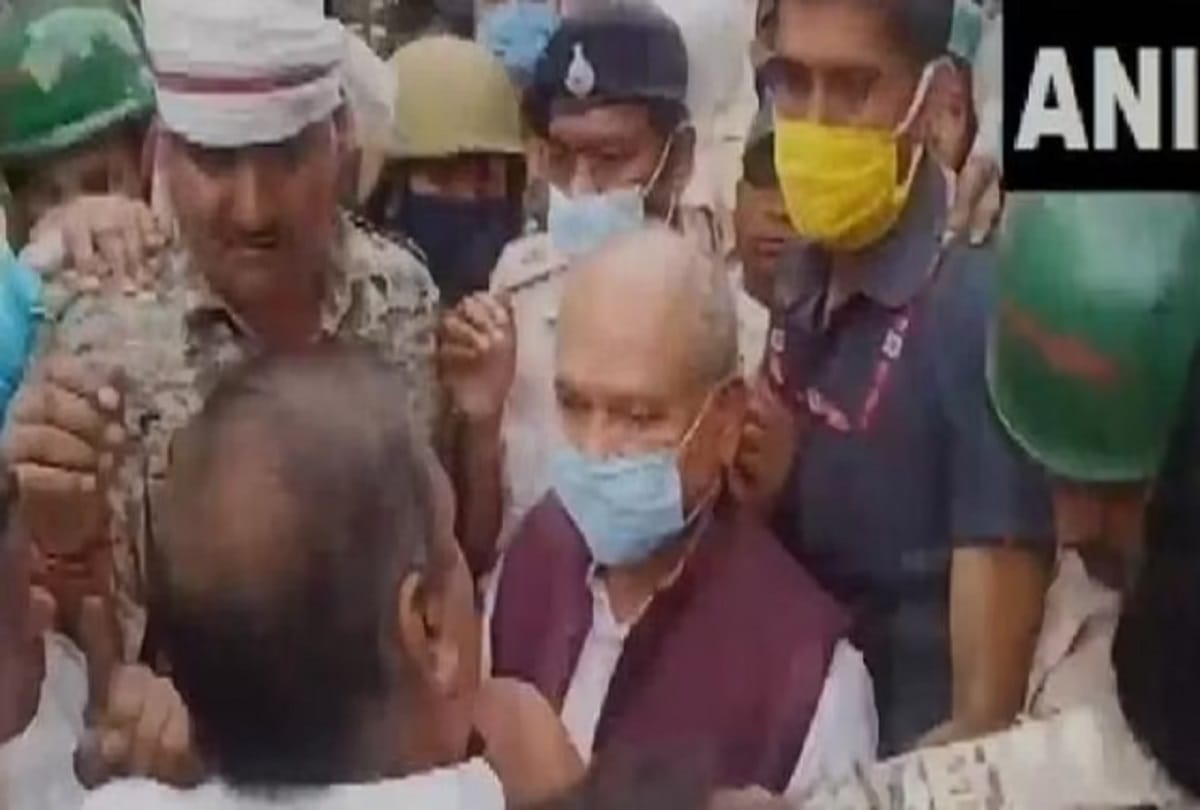Mp flood News, Union Agriculture Minister Narendra Singh Tomar faces massive protests in flood hit Sheopur town of Madhya Pradesh