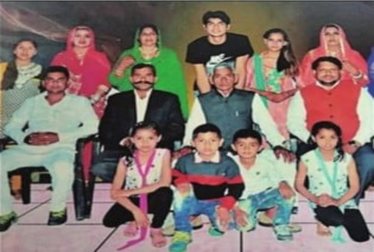 Tokyo Olympics Neeraj Chopra Success Story phone closed for a year only used to talk to mother