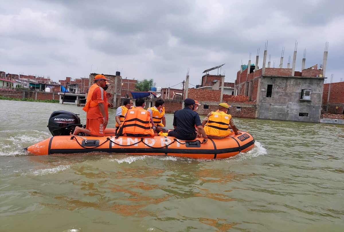 Ganga and Yamuna are in spate in Prayagraj, Ganga may cross the danger mark by evening
