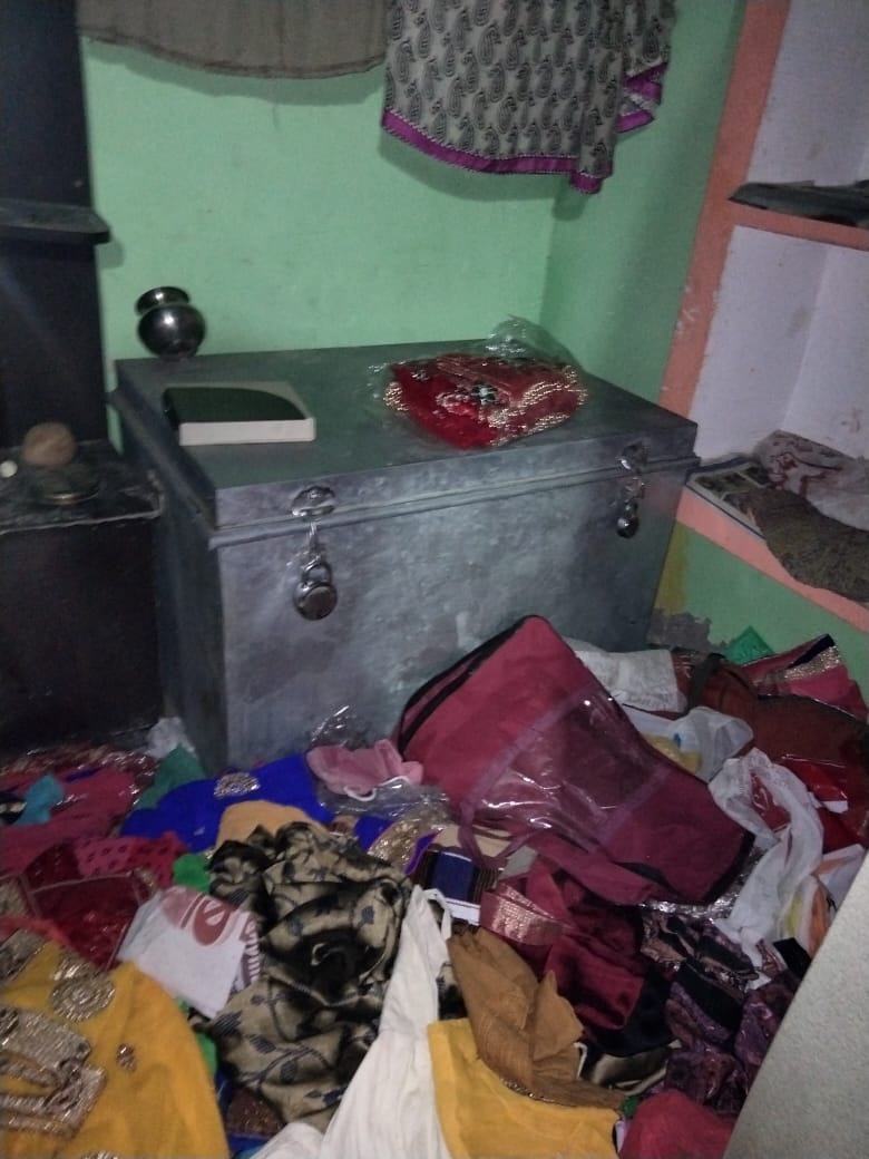 etawah news,The housemates kept sleeping, thieves took away goods worth 10 lakhs