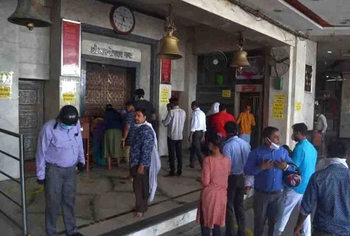 Two Mahants of Parmat temple, accused of stealing from donation box, got bail