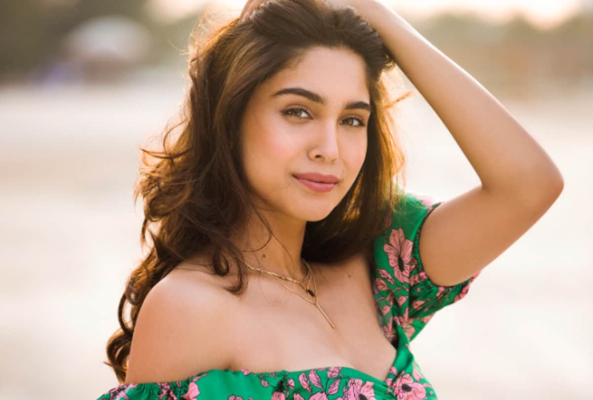 Bunty Aur Babli 2: This priceless dream of Bunty Aur Babli 2 actress Sharvari Wagh has come true, has connection with Shiv Sena leader Manohar Joshi