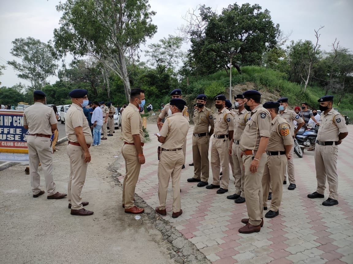 Ashapuri barrier stopped the devotee without report, sloganeering in protest