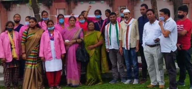 Protest by asha in Champawat