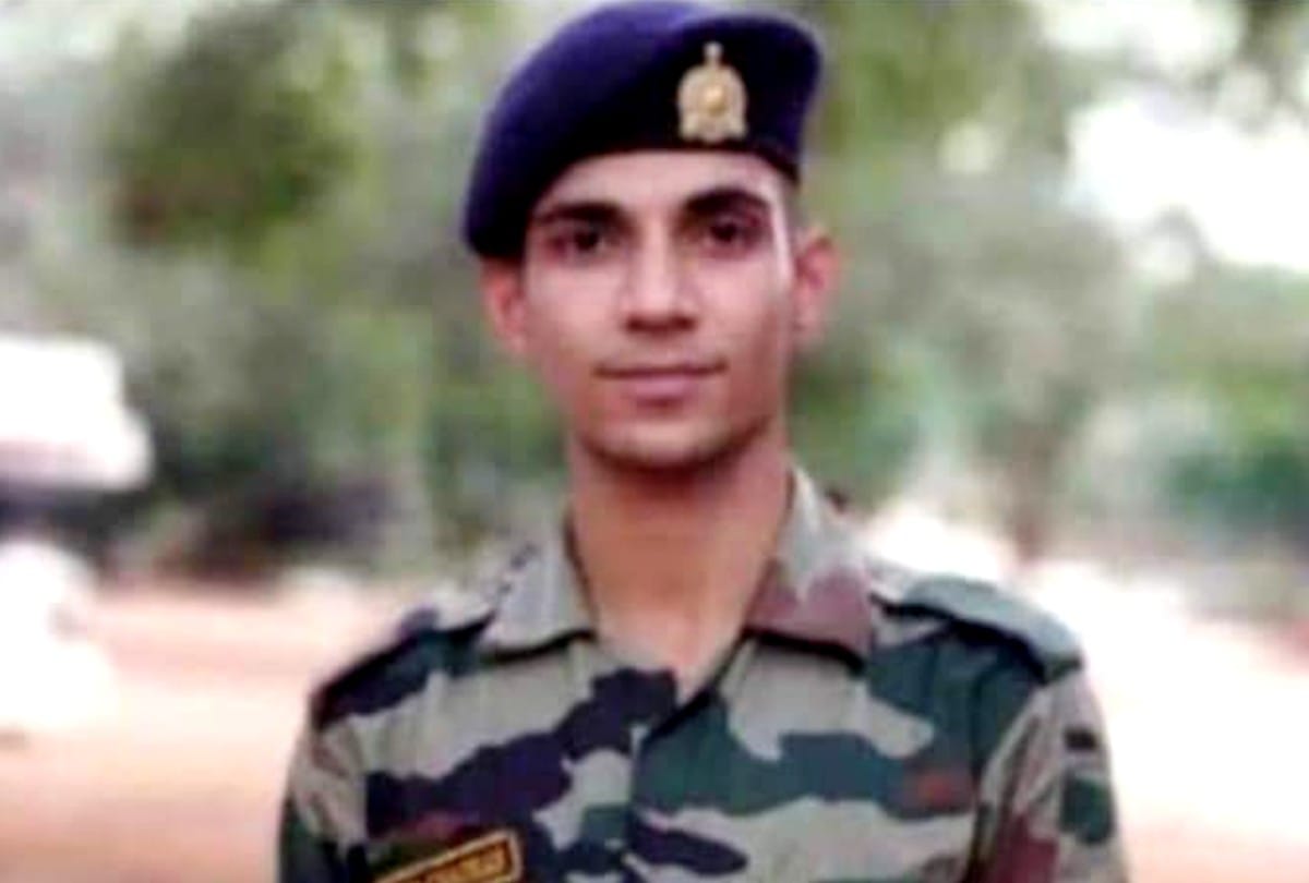 army jawan of etah district died in Kashmir