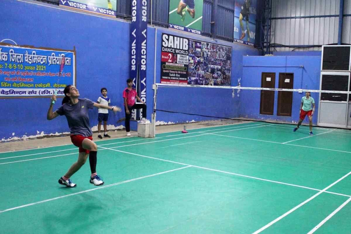 Deepak and Pankaj pair won the men's 35 plus doubles title