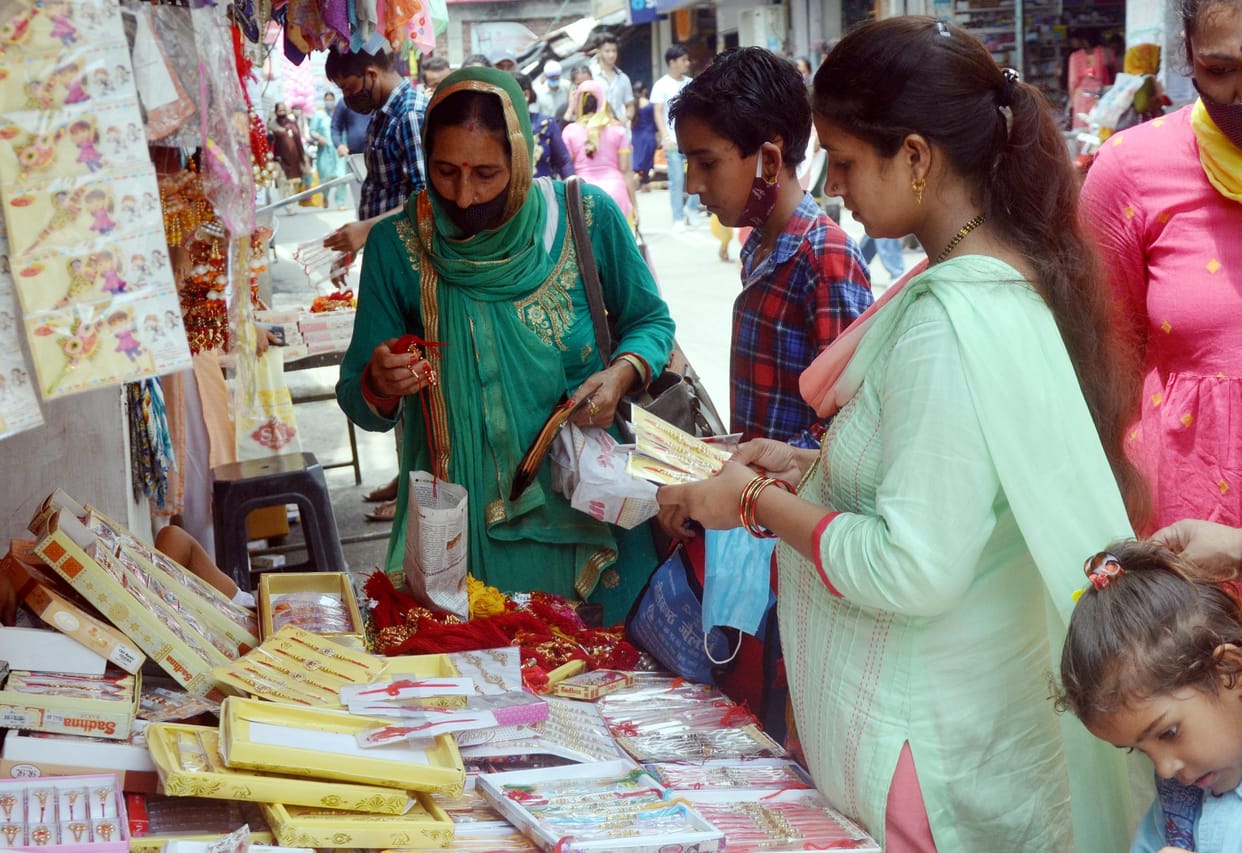 This time women will send Rakhi in a water proof envelope, Department of Posts started providing water proof envelopes for Rakshabandhan festival, hamirpur news