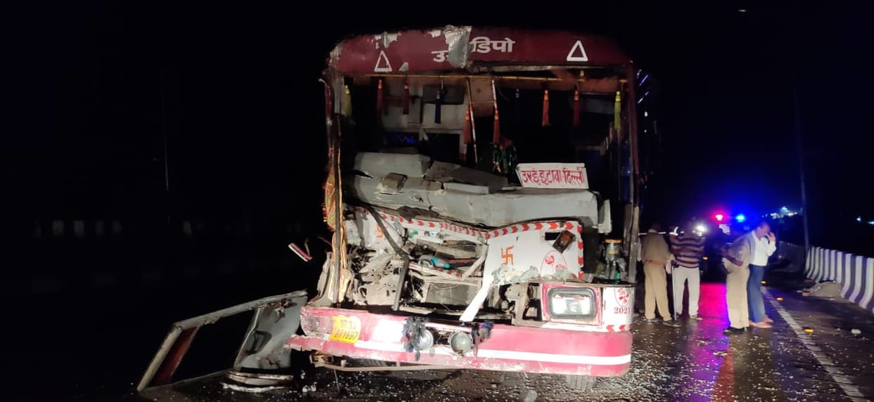10 knjured in accident