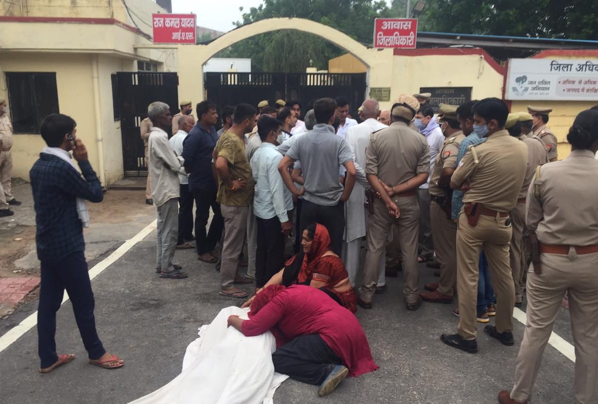 UP baghpat police gipsy rams farmers left him to die and ran away now villagers protest at dm house all update