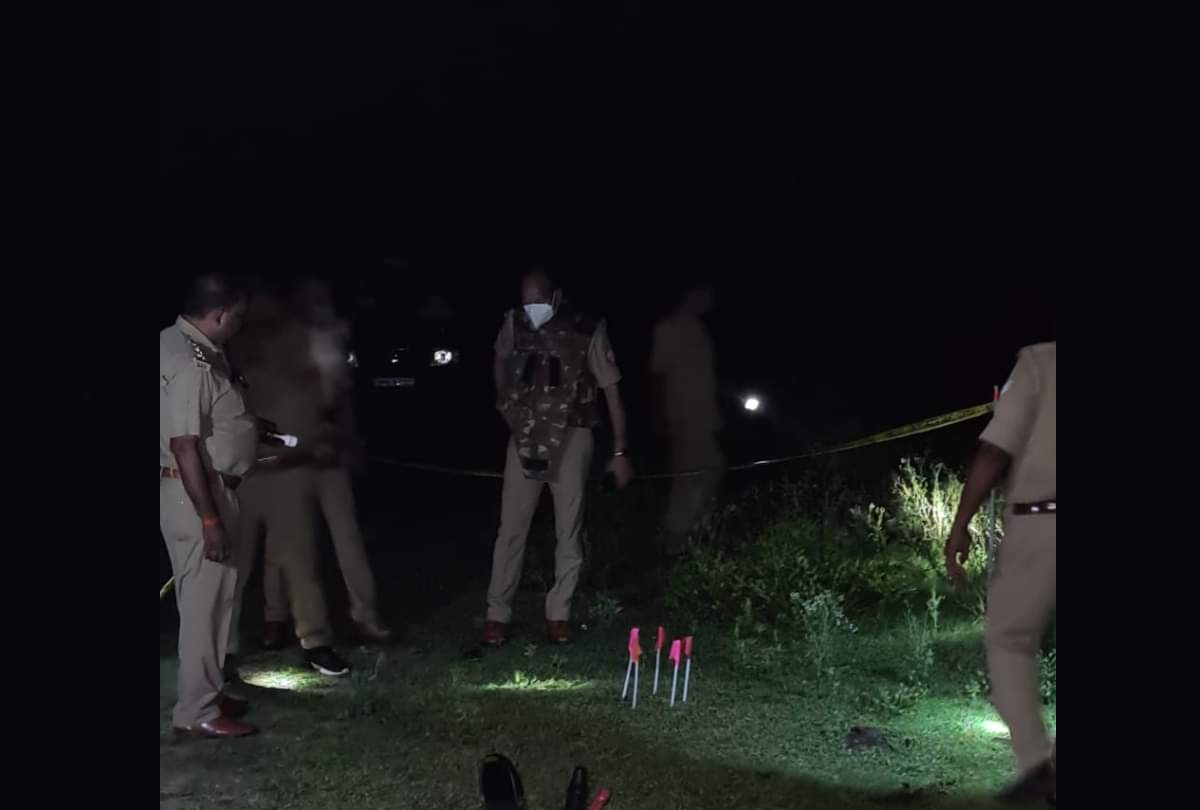 Continuous firing on the security forces in Pulwama, the soldiers were killed at the behest of the colonel