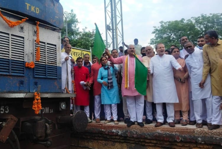 Haryana Express train operation between Sirsa and Delhi after two and a half decades