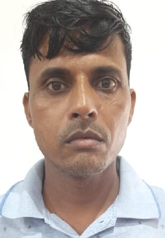 Sheru gang operatives opened fire on bank cashier and his wife