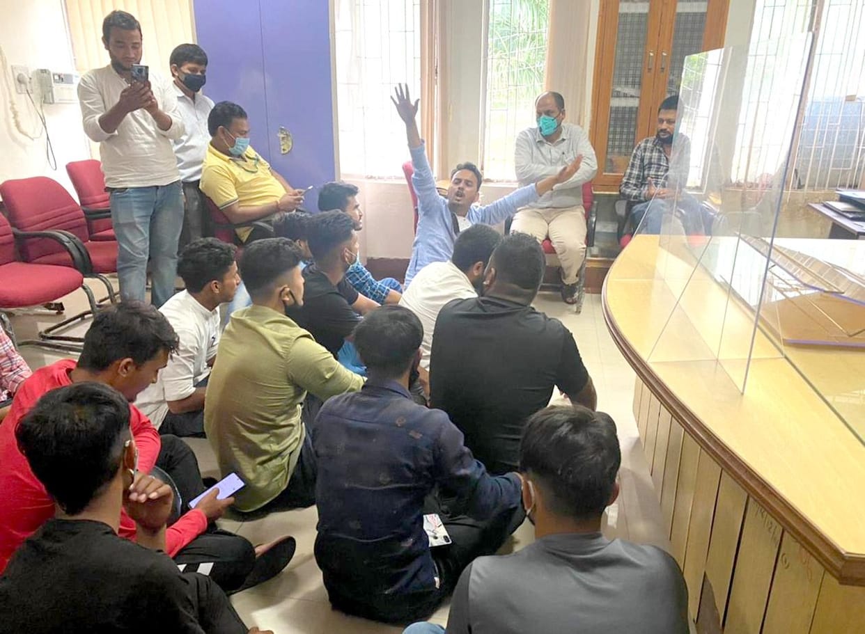 Aryan student organization surrounded the examination controller