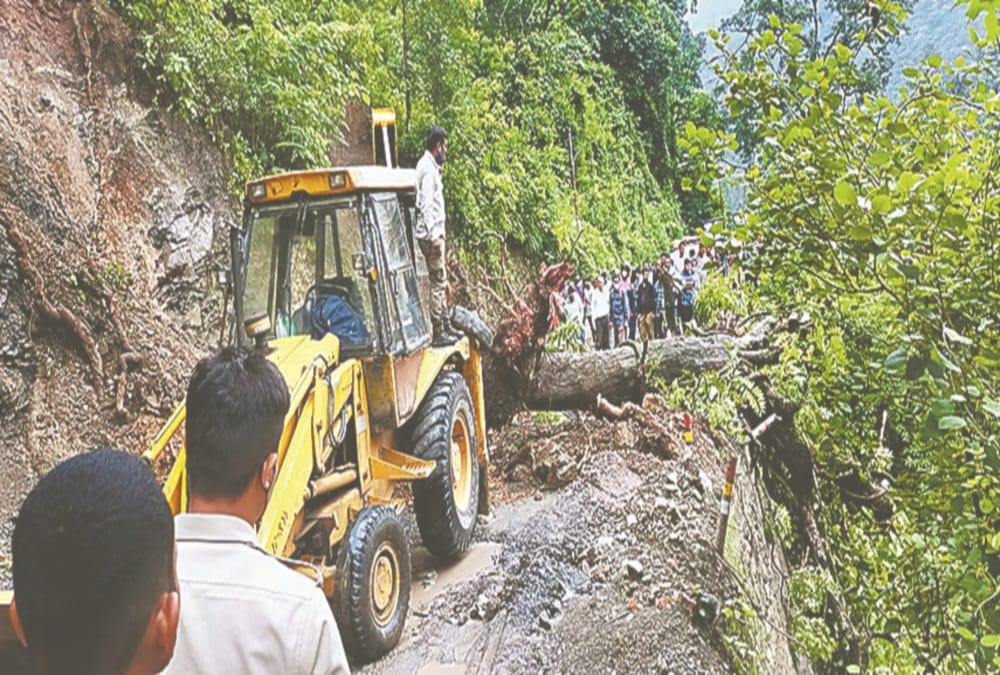 Uttarakhand Monsoon Update: 134 Roads Closed in state after rainfall photos