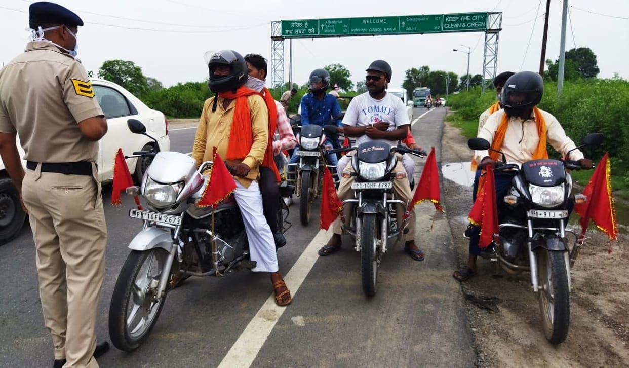 Slogans in Ashapuri Barrier, returning devotees without report