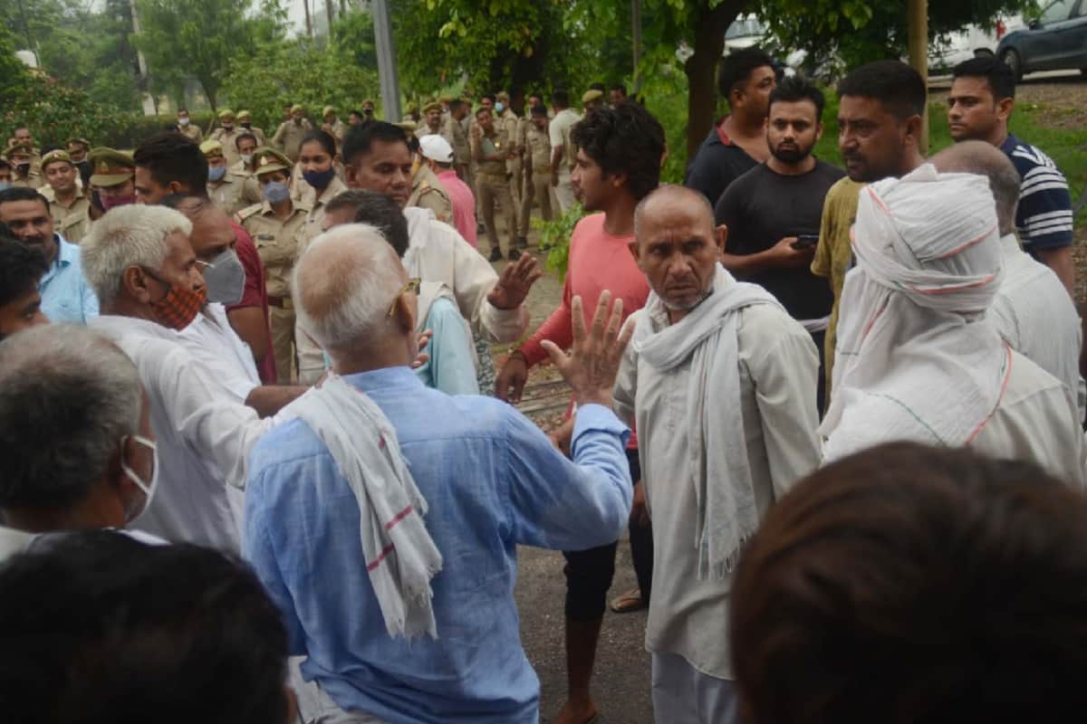 BJP leader Ram Niwas was died by police car on Delhi-Yamunotri highway in Baghpat