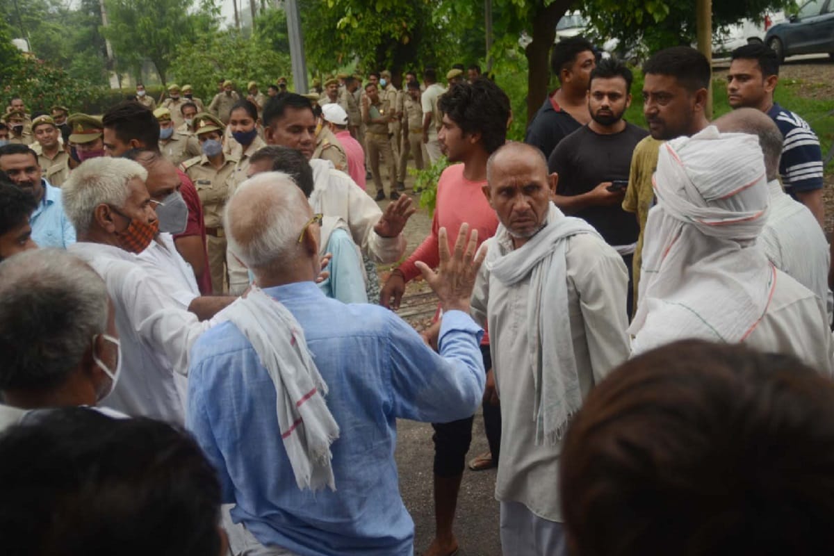 BJP leader Ram Niwas was died by police car on Delhi-Yamunotri highway in Baghpat