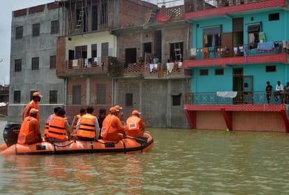 Flood in Sangamnagari: Ganga 62 cm above danger mark and Yamuna 54 cm