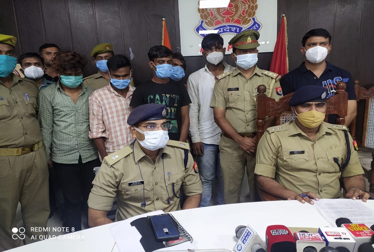 Agra Police Arrests Five Miscreants Loot With Passengers At Highway