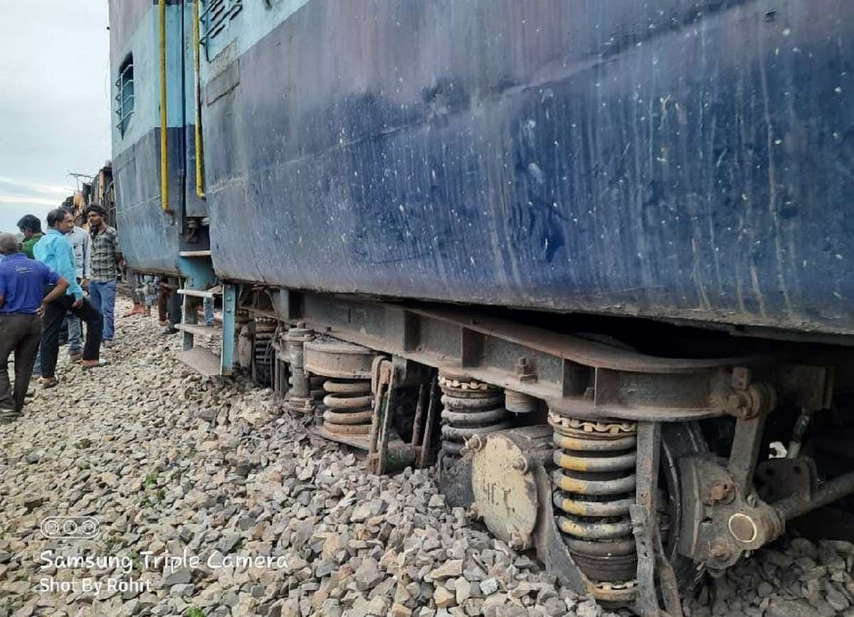 BCM machine and bogie derailed traffic disrupted in Sonbhadra