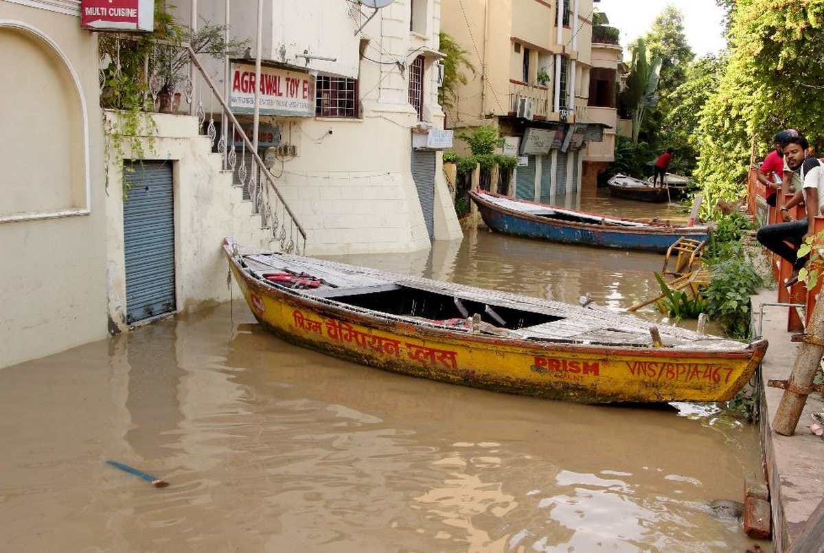 Varanasi ganga water laver flood situation: Ganga just 12 cm below danger mark in Varanasi, boats started plying in streets