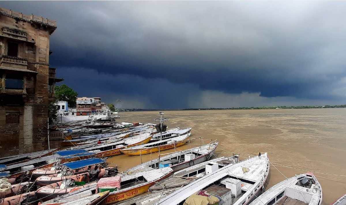 Varanasi flood situation: Hundreds of families took shelter in relief camps flood victims told their problem