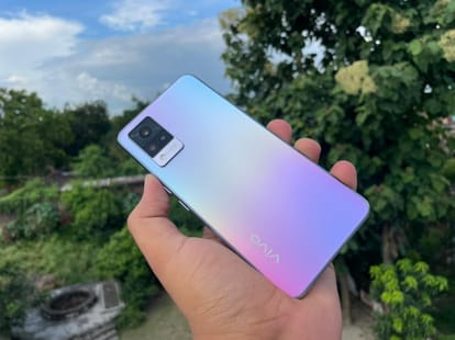 Vivo V21 5G Review