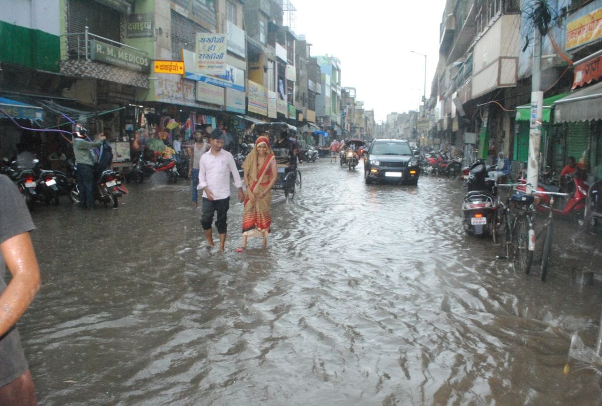Rain In Mathura Water Logging On Road Live Pictures