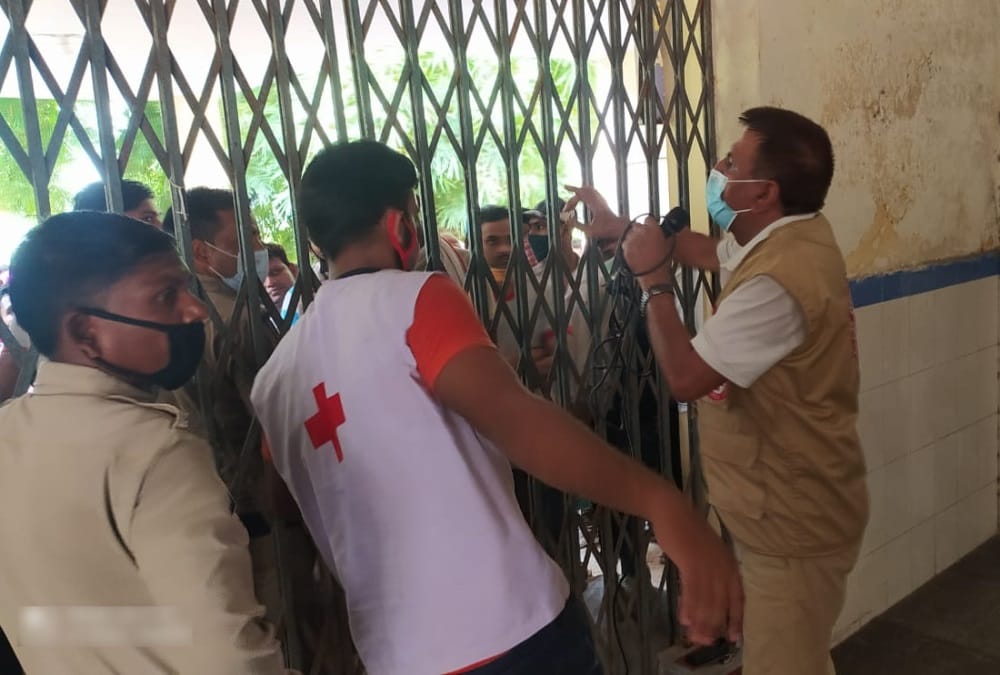Corona Vaccination in Uttarakhand: Crowd for Vaccination in Haridwar and Panic Photos