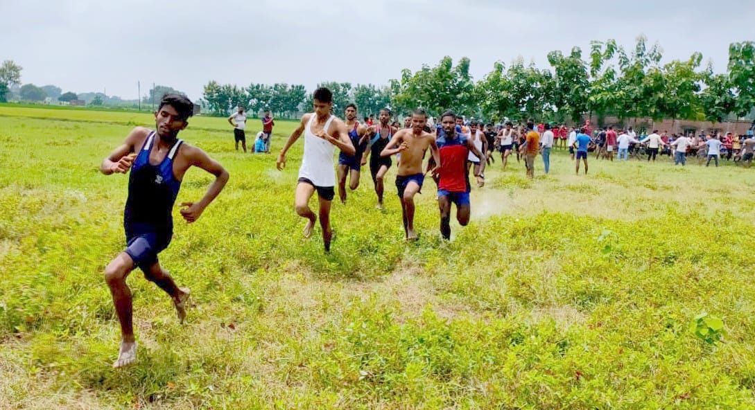 Mansh Chauhan in 1000 meters race and Aanchal in 800 meters