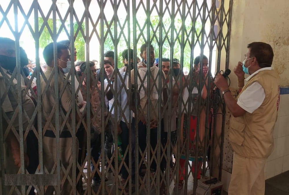 Corona Vaccination in Uttarakhand: Crowd for Vaccination in Haridwar and Panic Photos