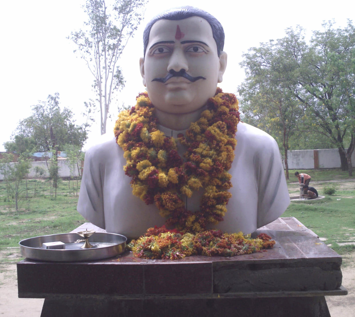When will the ruins of Kakori's hero Bismil's Karmabhoomi be saved?