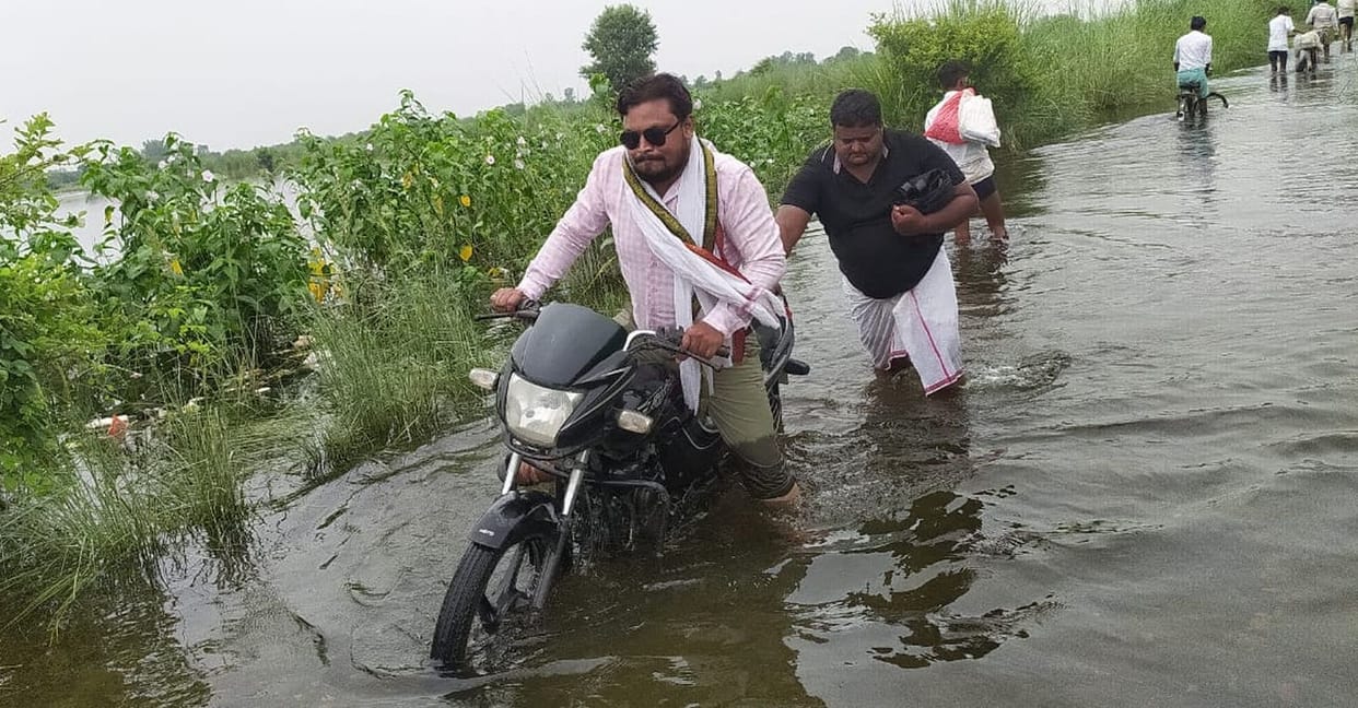 Ganga rises again, 20 cm away from danger, harvesting starts in villages