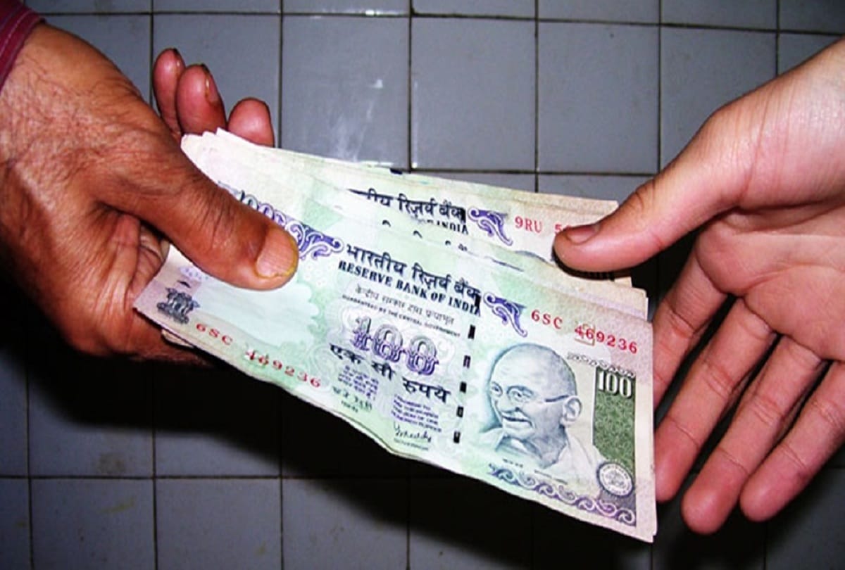 Shivpuri: Employment assistant arrested red handed by EOW taking bribe of 30 thousand rupees