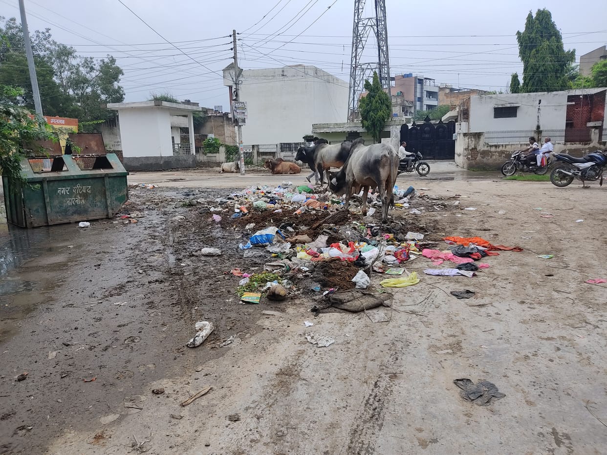 If the garbage is thrown outside the designated place, then the challan will be done.