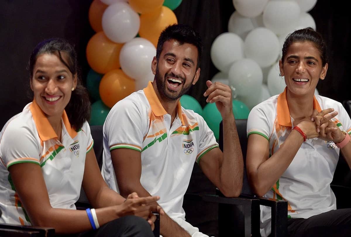 Olympic medalist Neeraj Chopra poses with parents Hockey team poses with coach Sjoerd Marijne