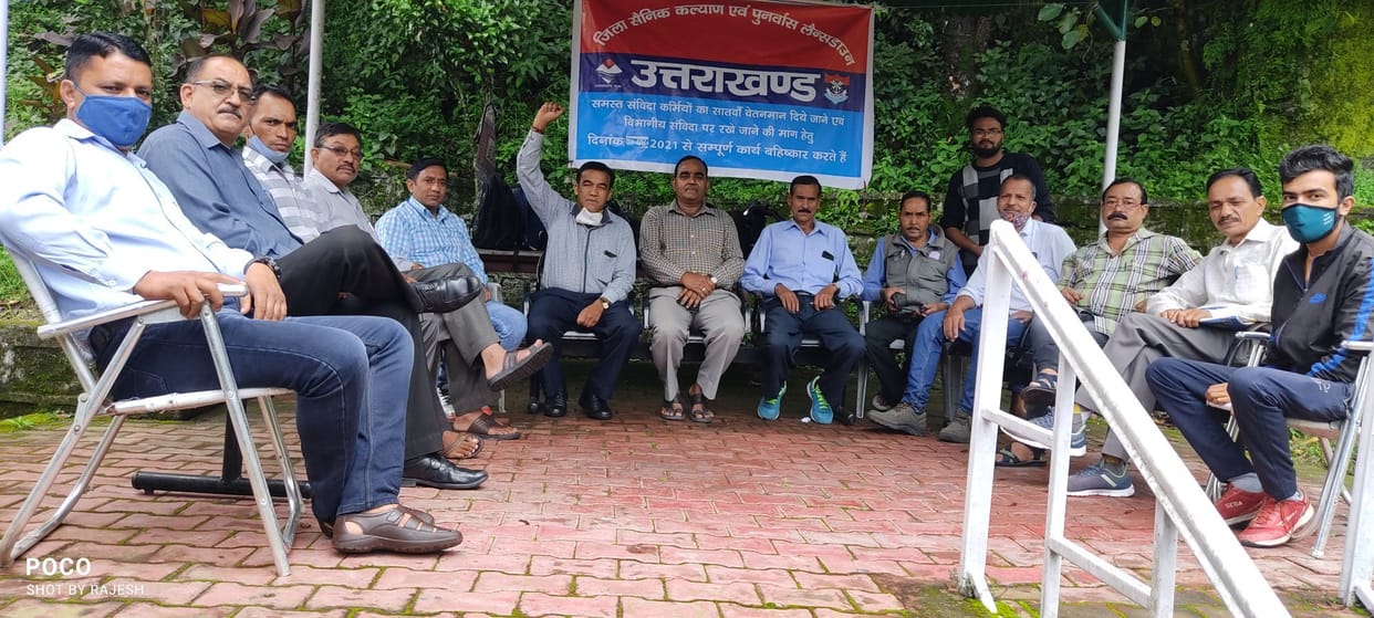 Work boycott of contract employees continues